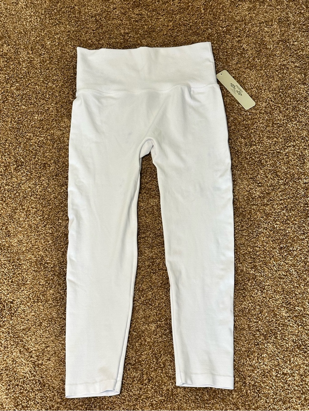 NWT Indero White Cropped Leggings size L/XL